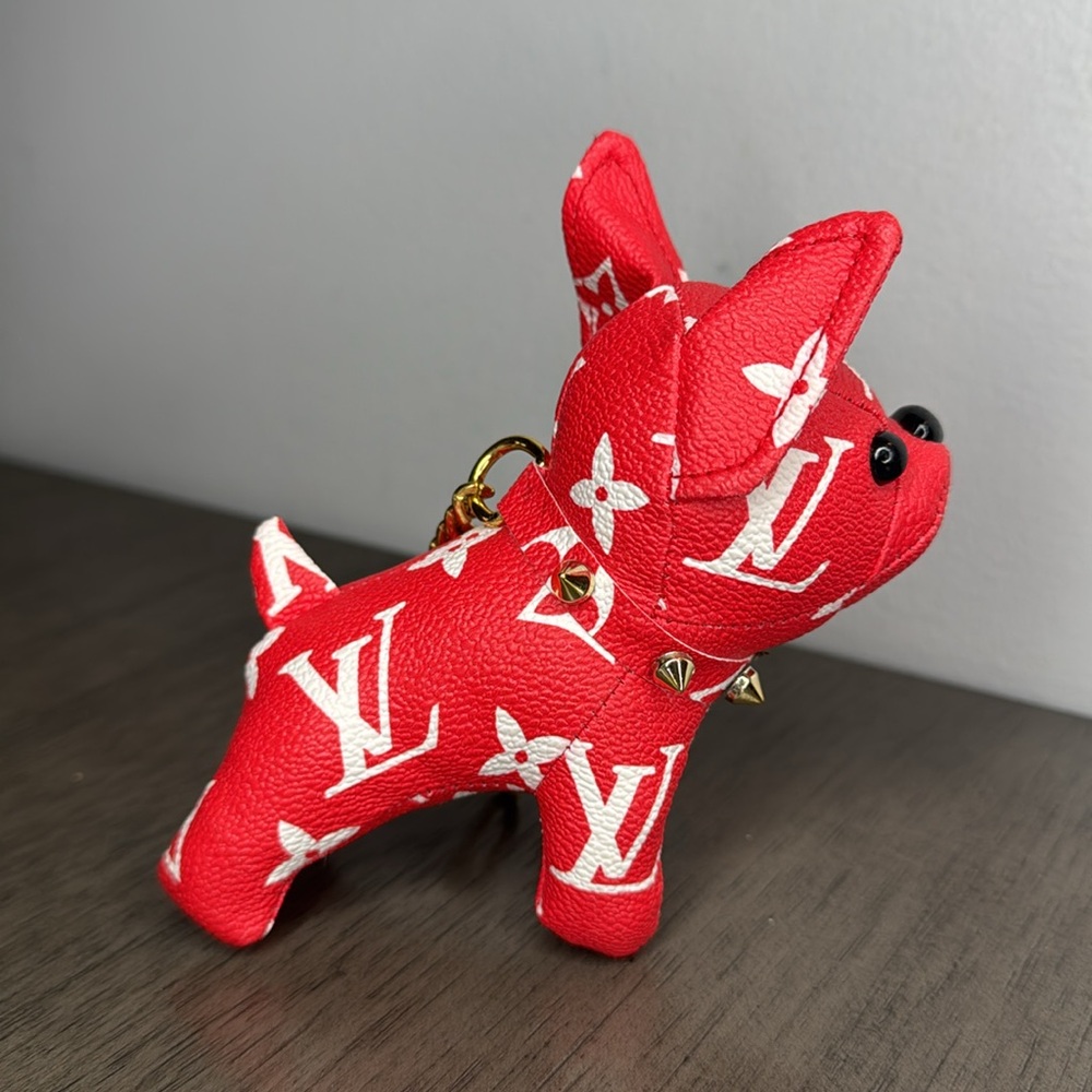 Red keychain - Picture 3 of 4